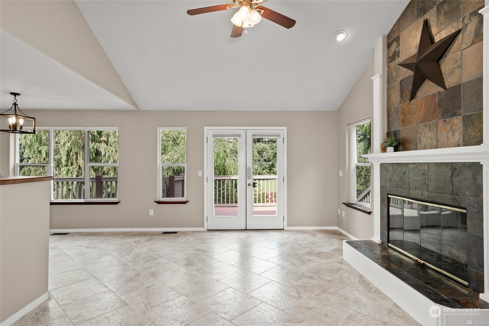 1550 Eastmont Avenue