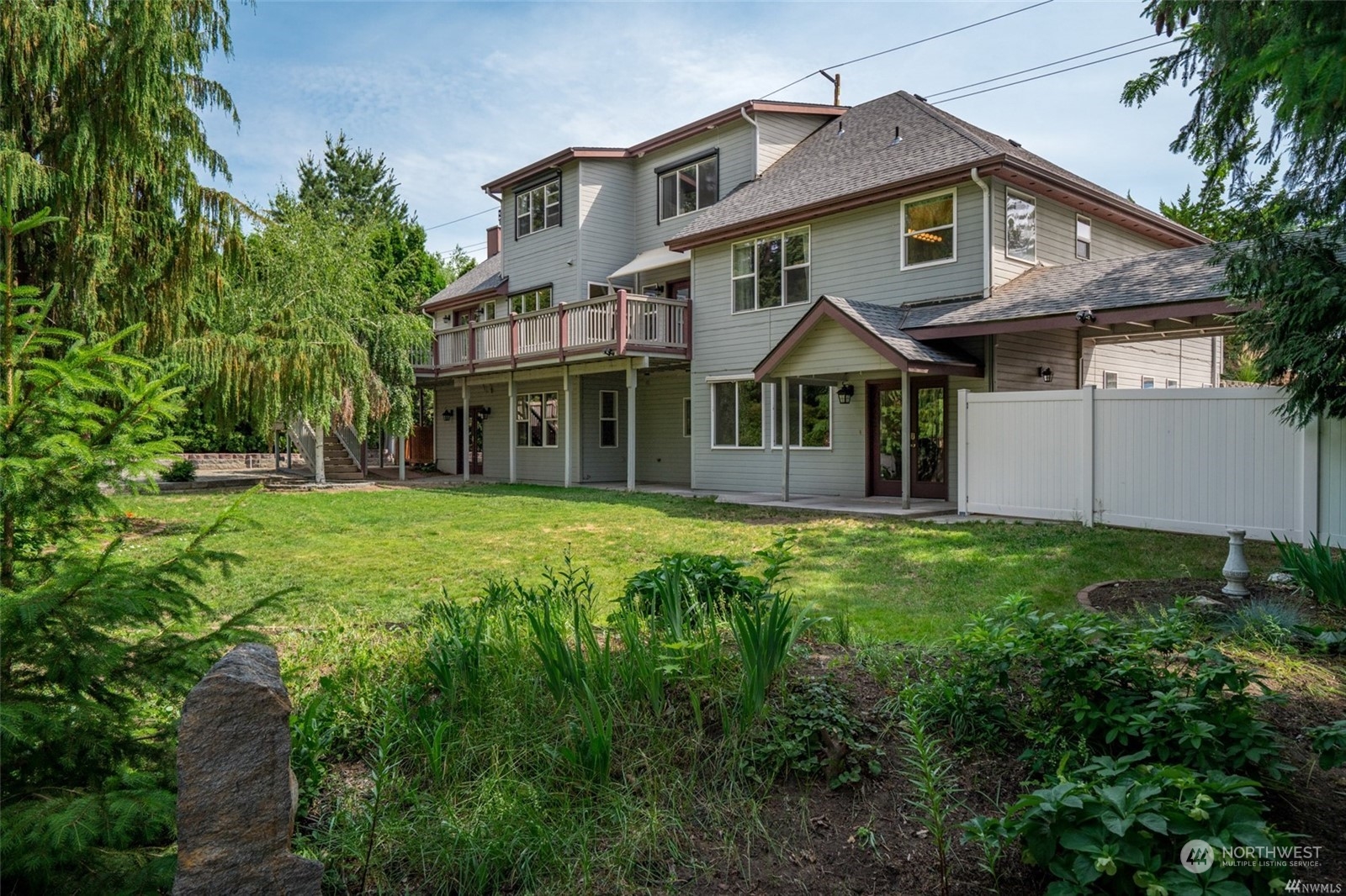 1550 Eastmont Avenue