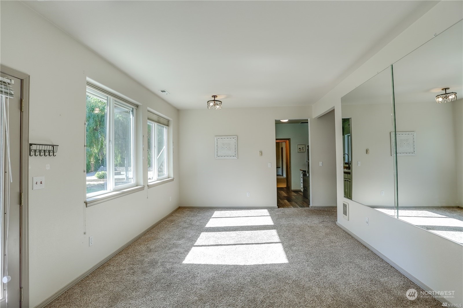 1550 Eastmont Avenue