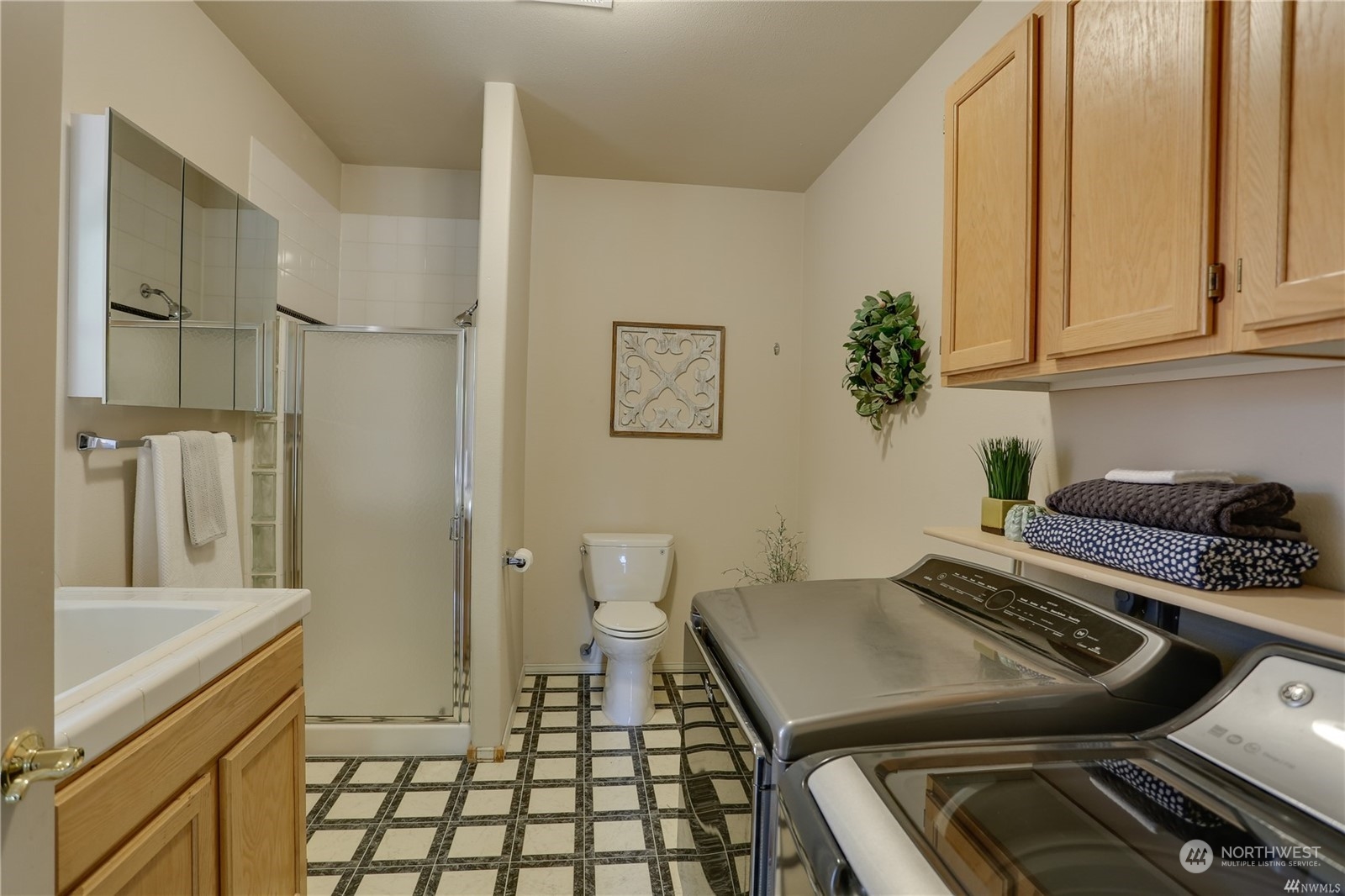 1550 Eastmont Avenue