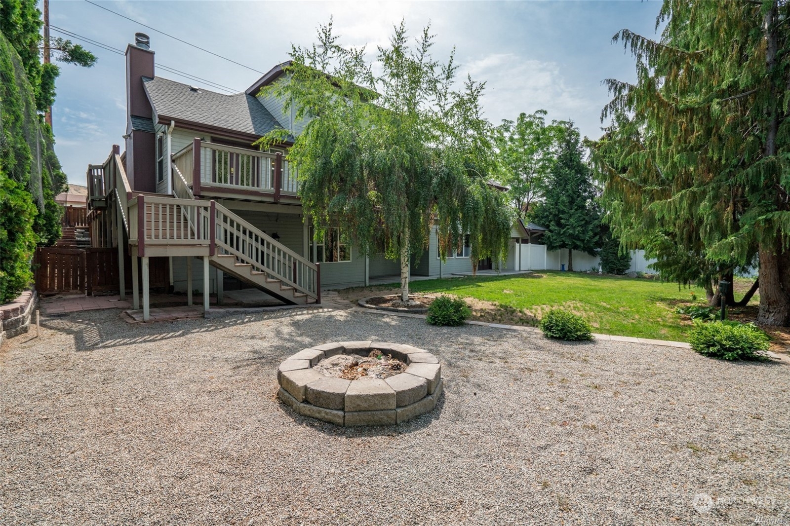 1550 Eastmont Avenue