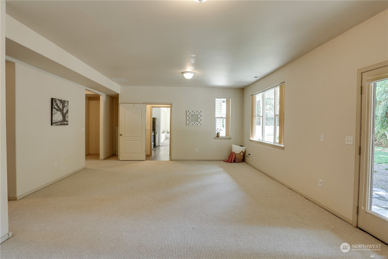 1550 Eastmont Avenue