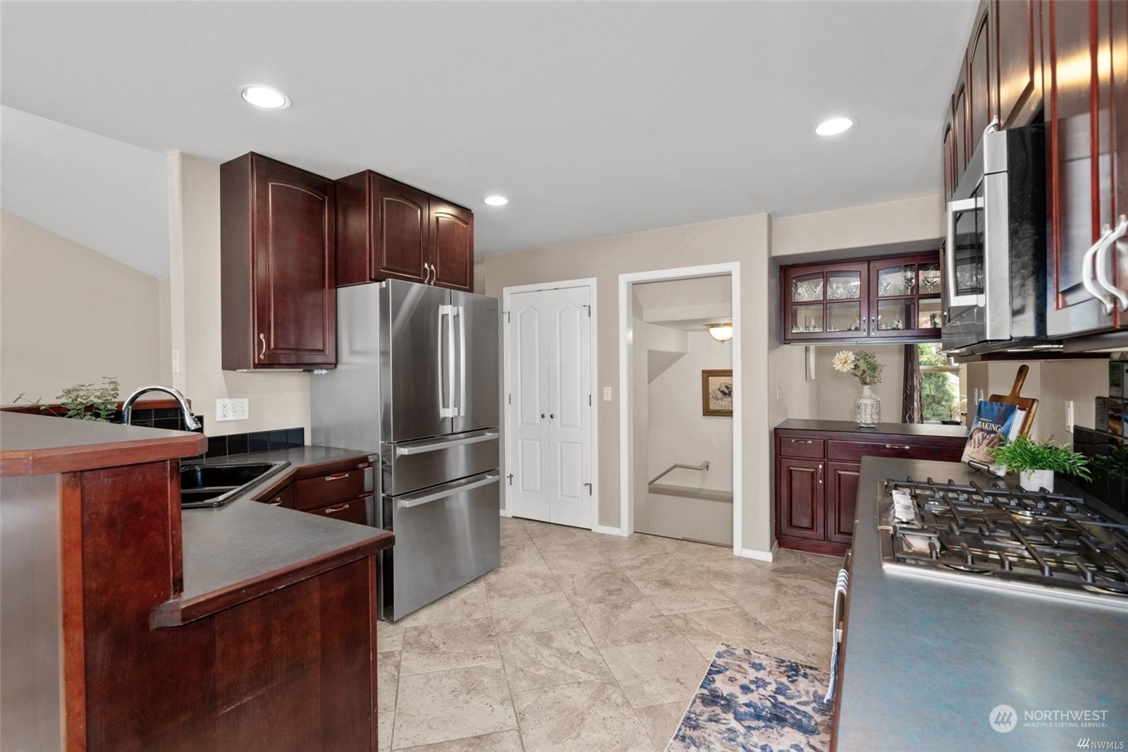 1550 Eastmont Avenue