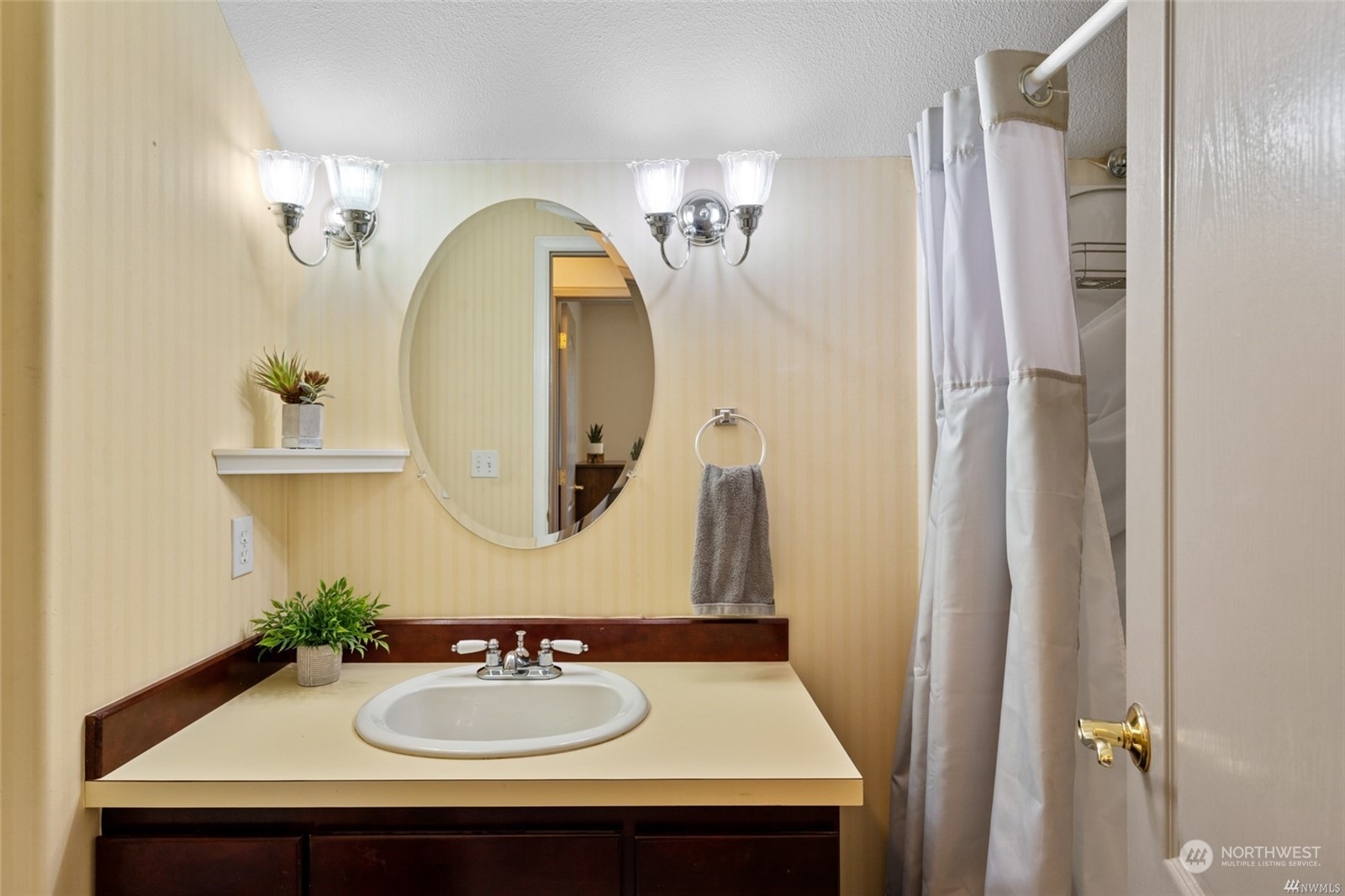 1550 Eastmont Avenue