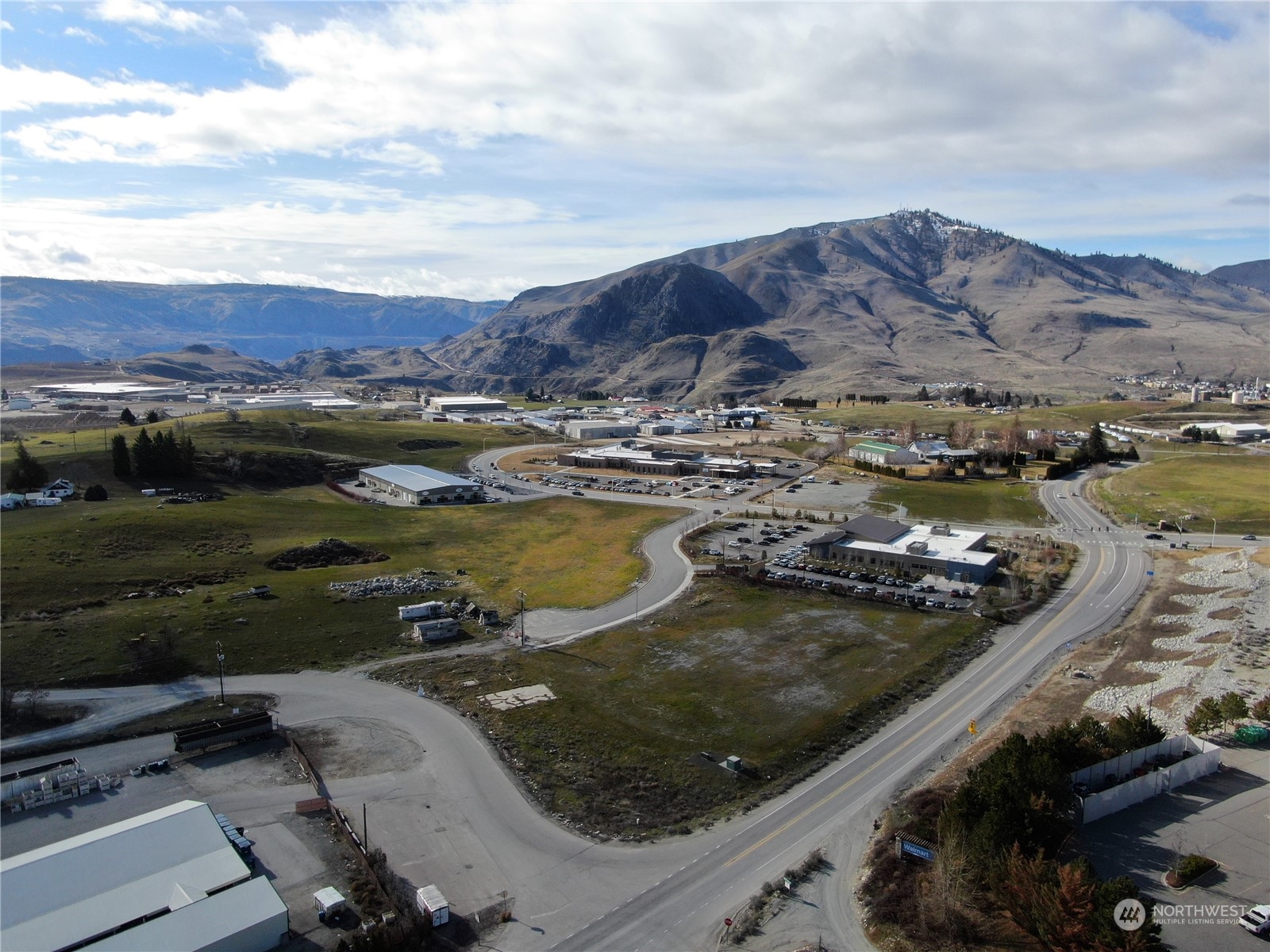 100 Hwy 97A