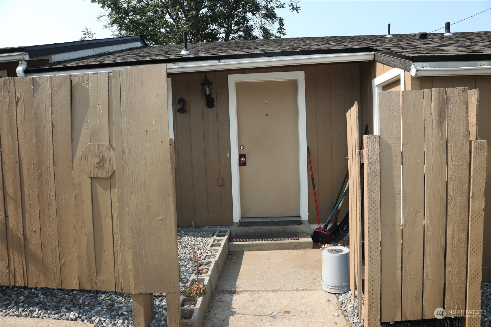 411 Methow Street Unit: 1-3