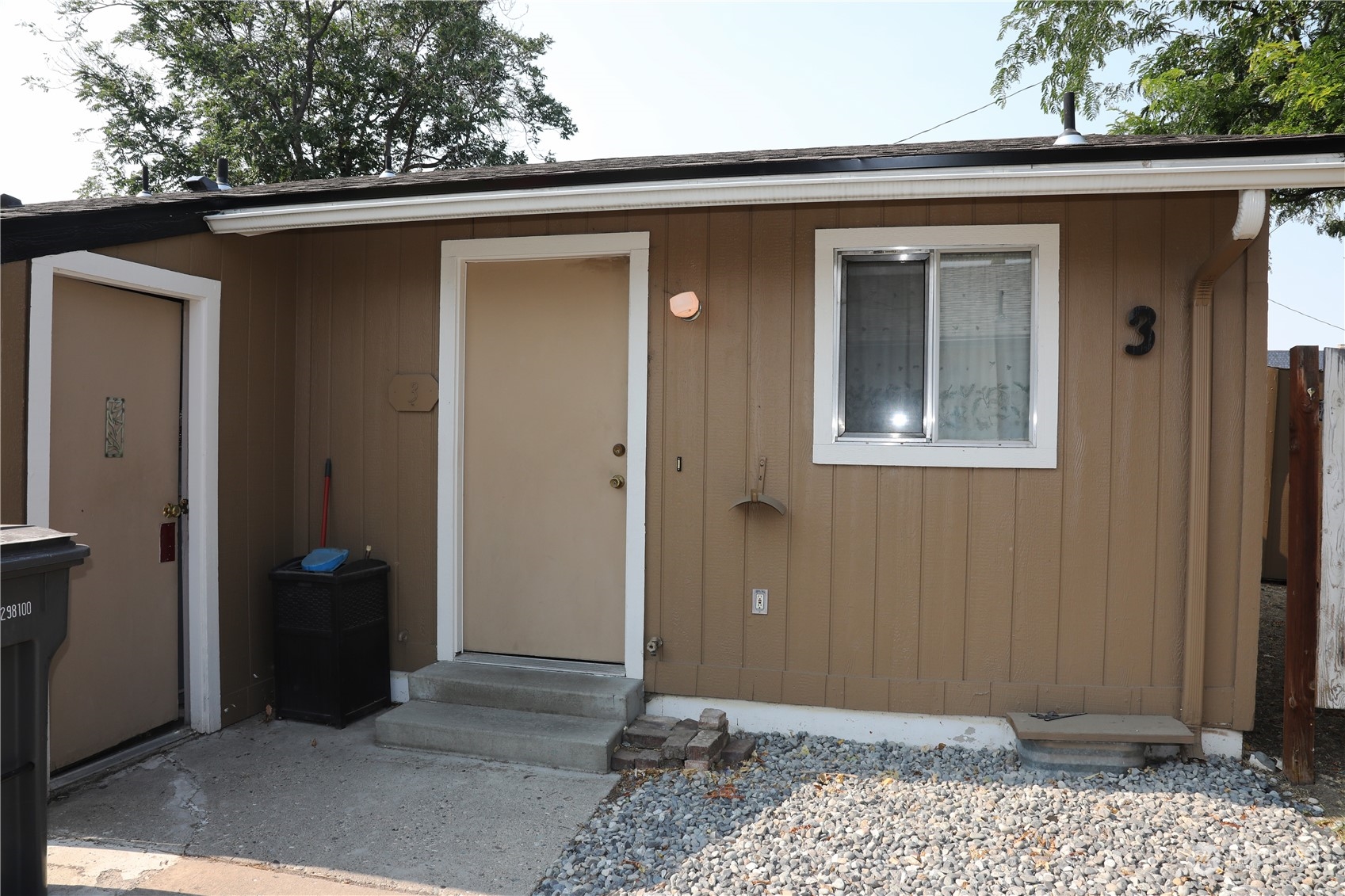 411 Methow Street Unit: 1-3