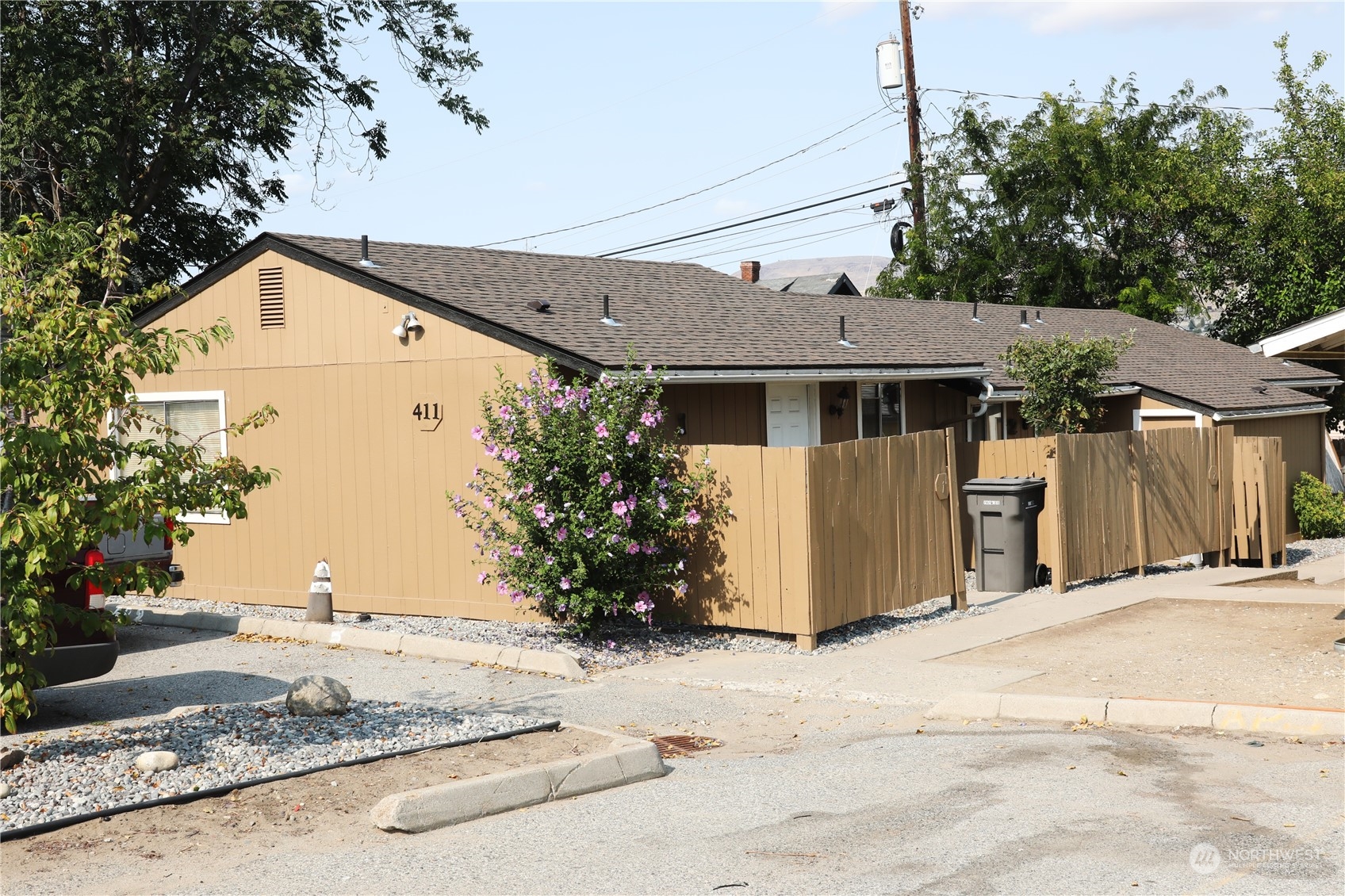 411 Methow Street Unit: 1-3