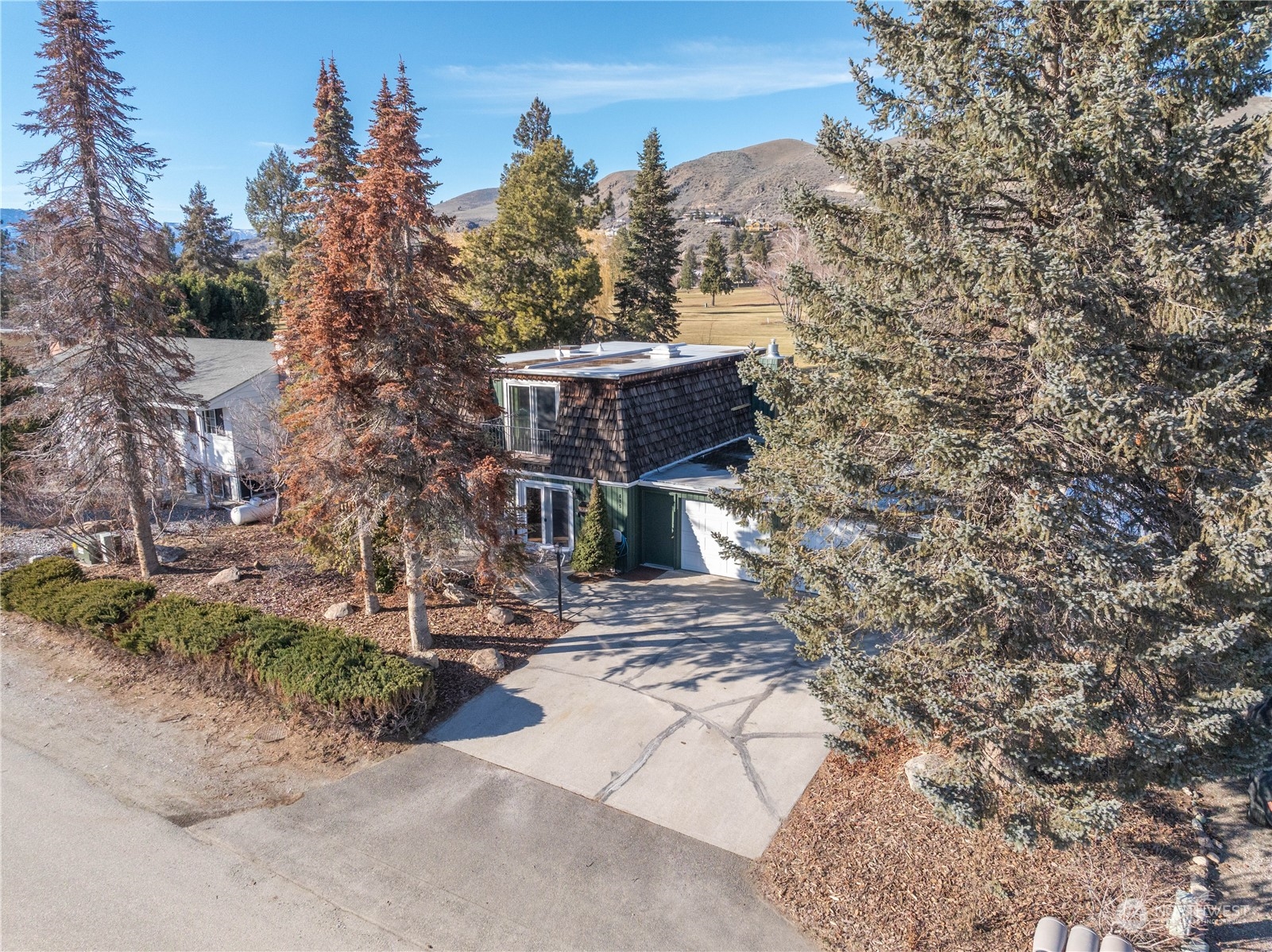 815 W Golf Course Drive