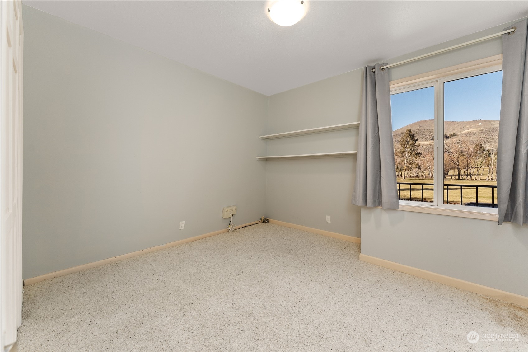 815 W Golf Course Drive