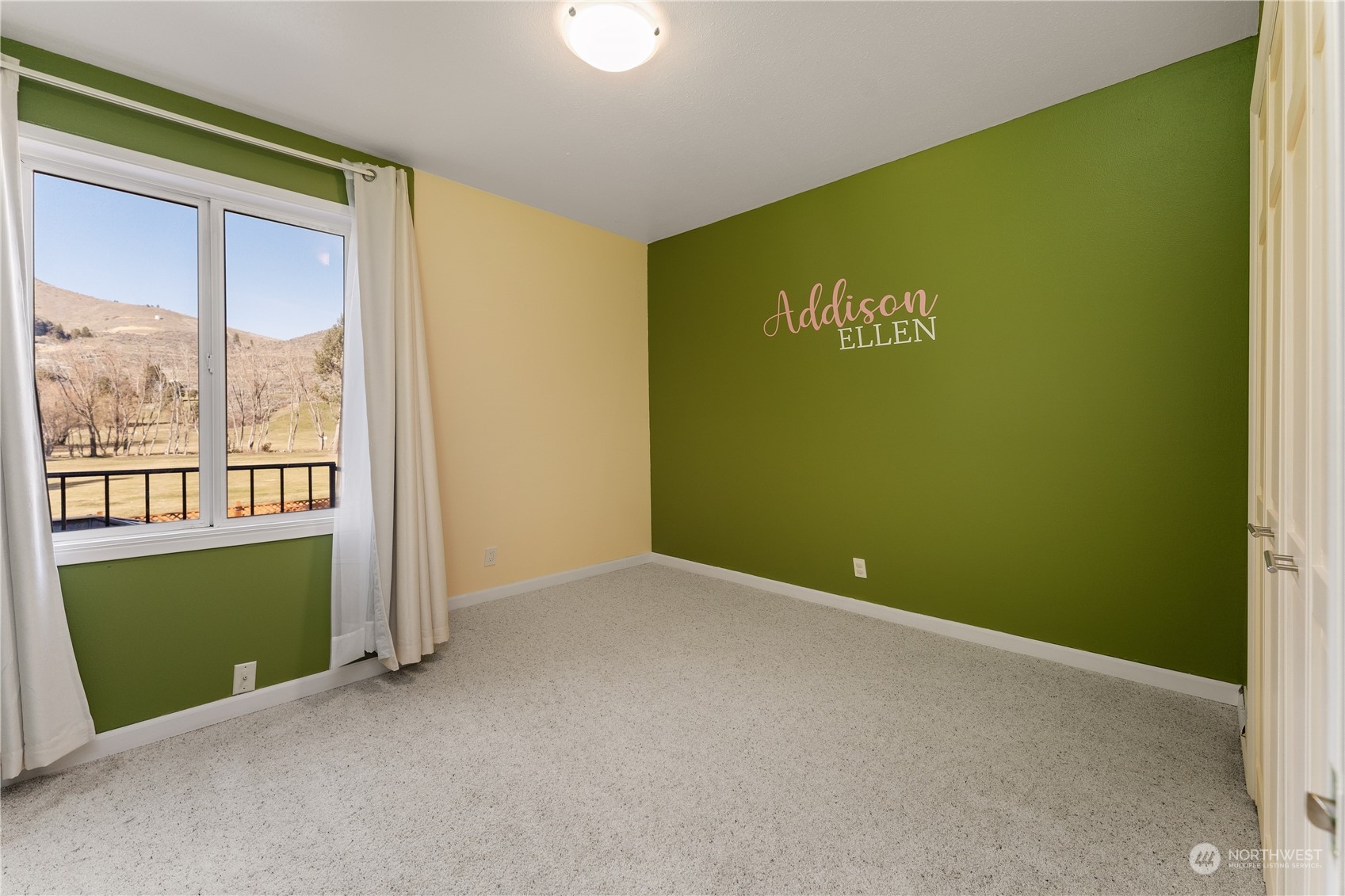 815 W Golf Course Drive