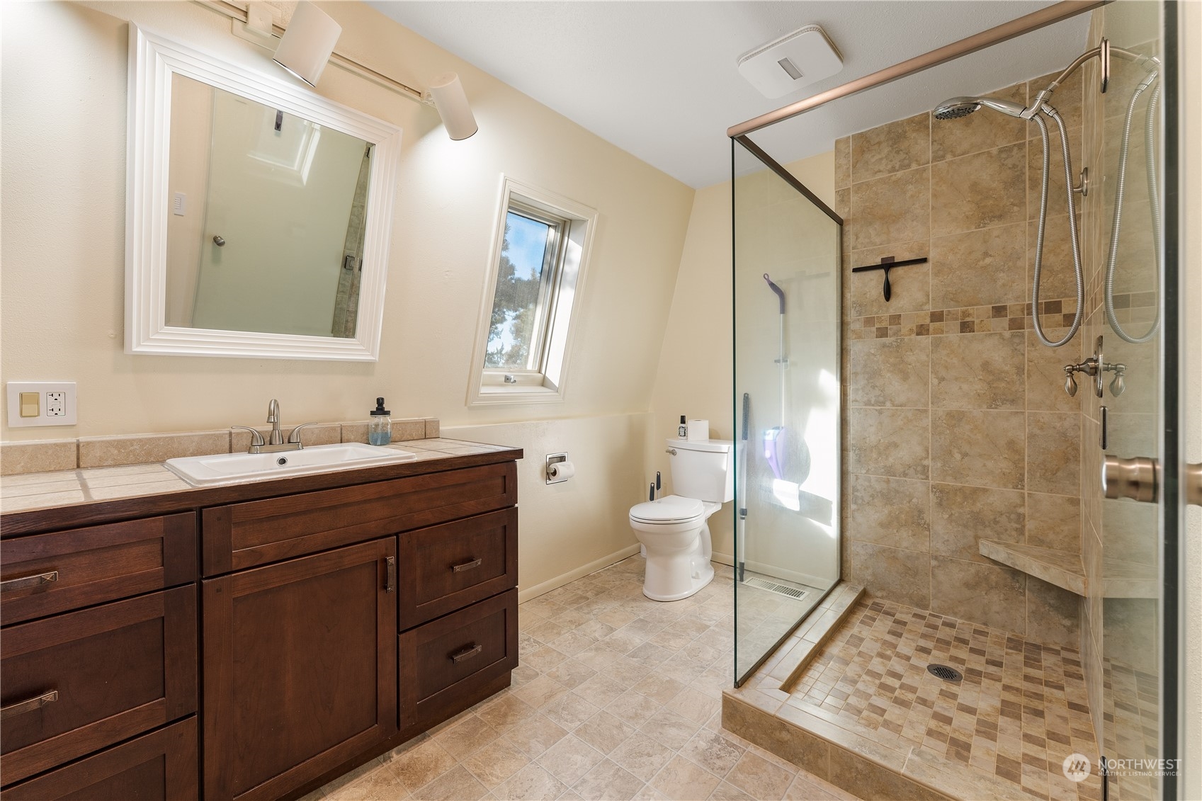 815 W Golf Course Drive