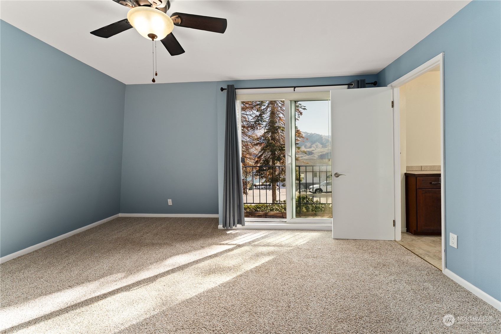 815 W Golf Course Drive