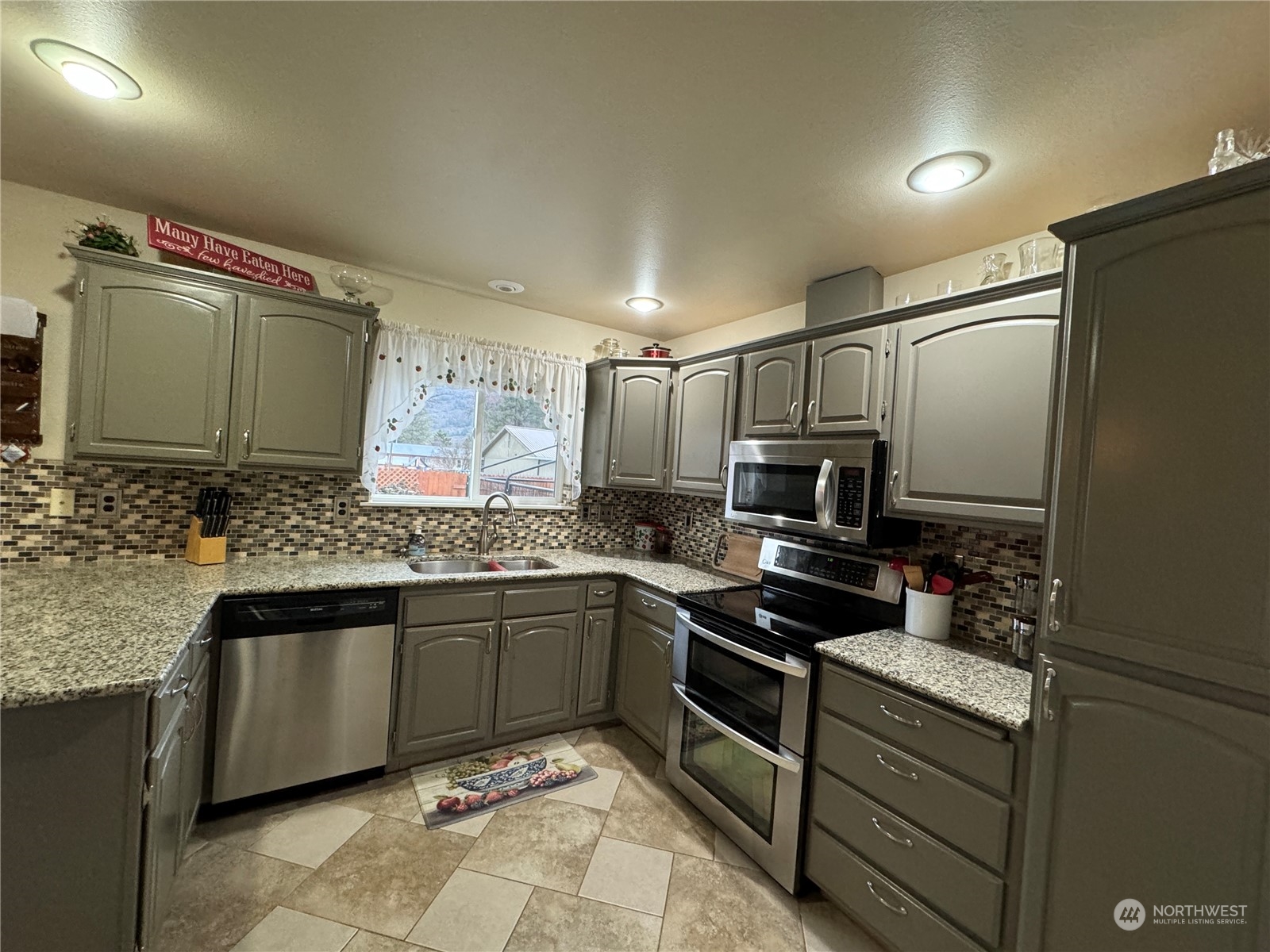 611 Main Street