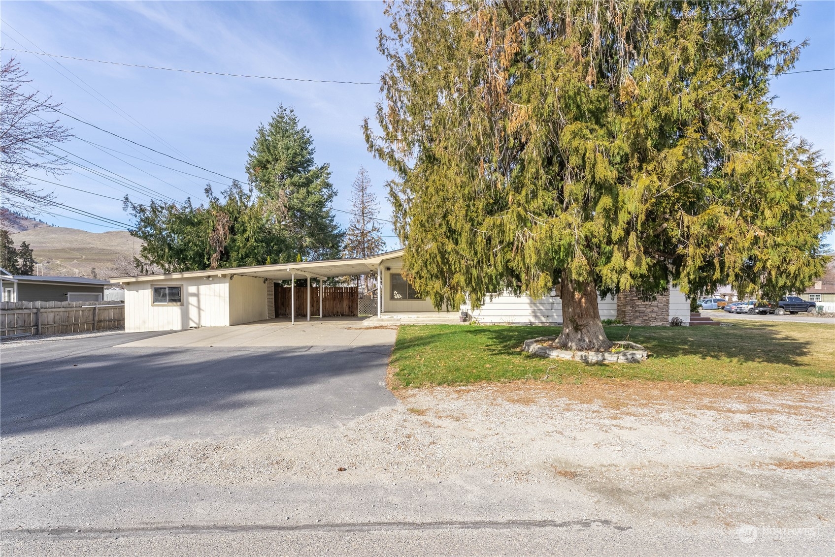 432 E Okanogan Avenue