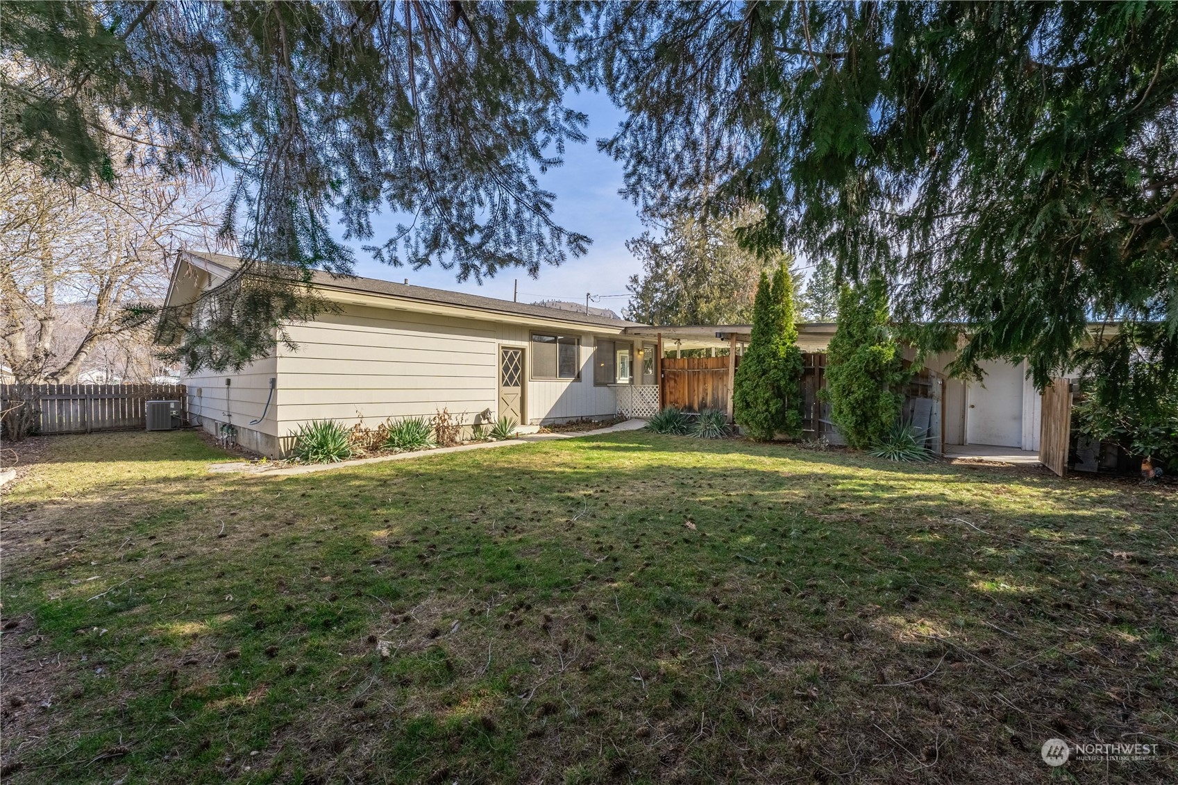 432 E Okanogan Avenue