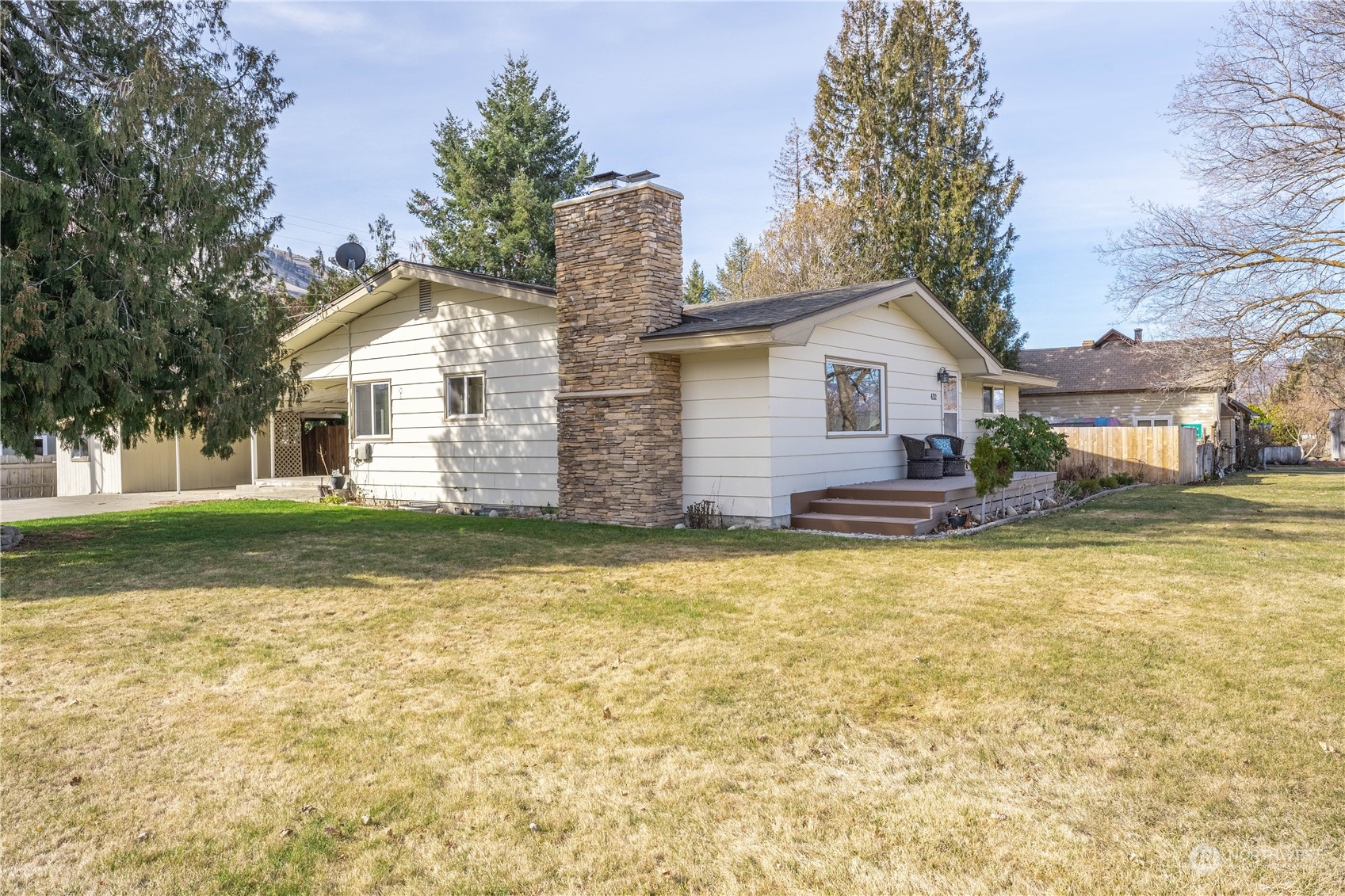 432 E Okanogan Avenue