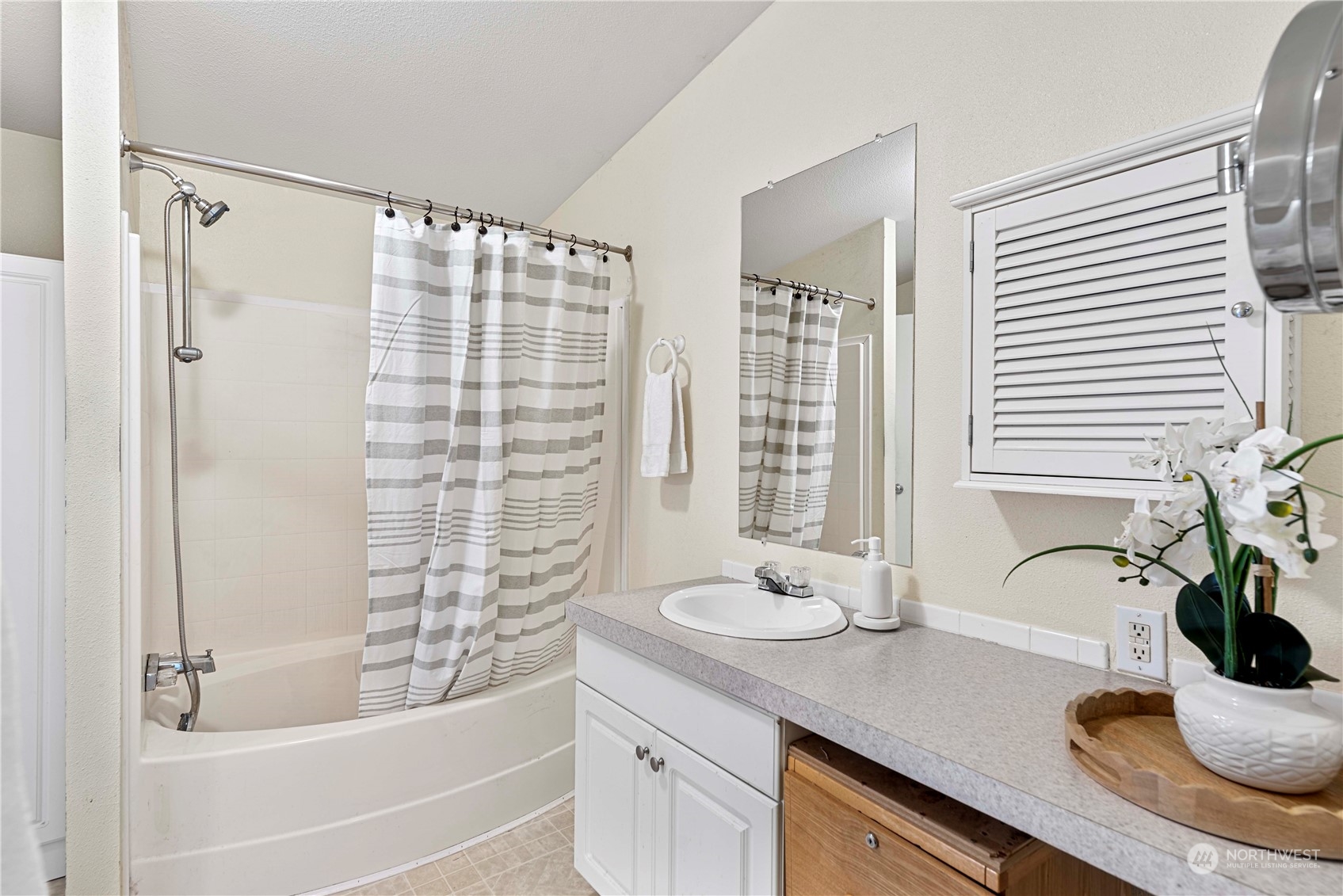 14947 Golden Delicious Street