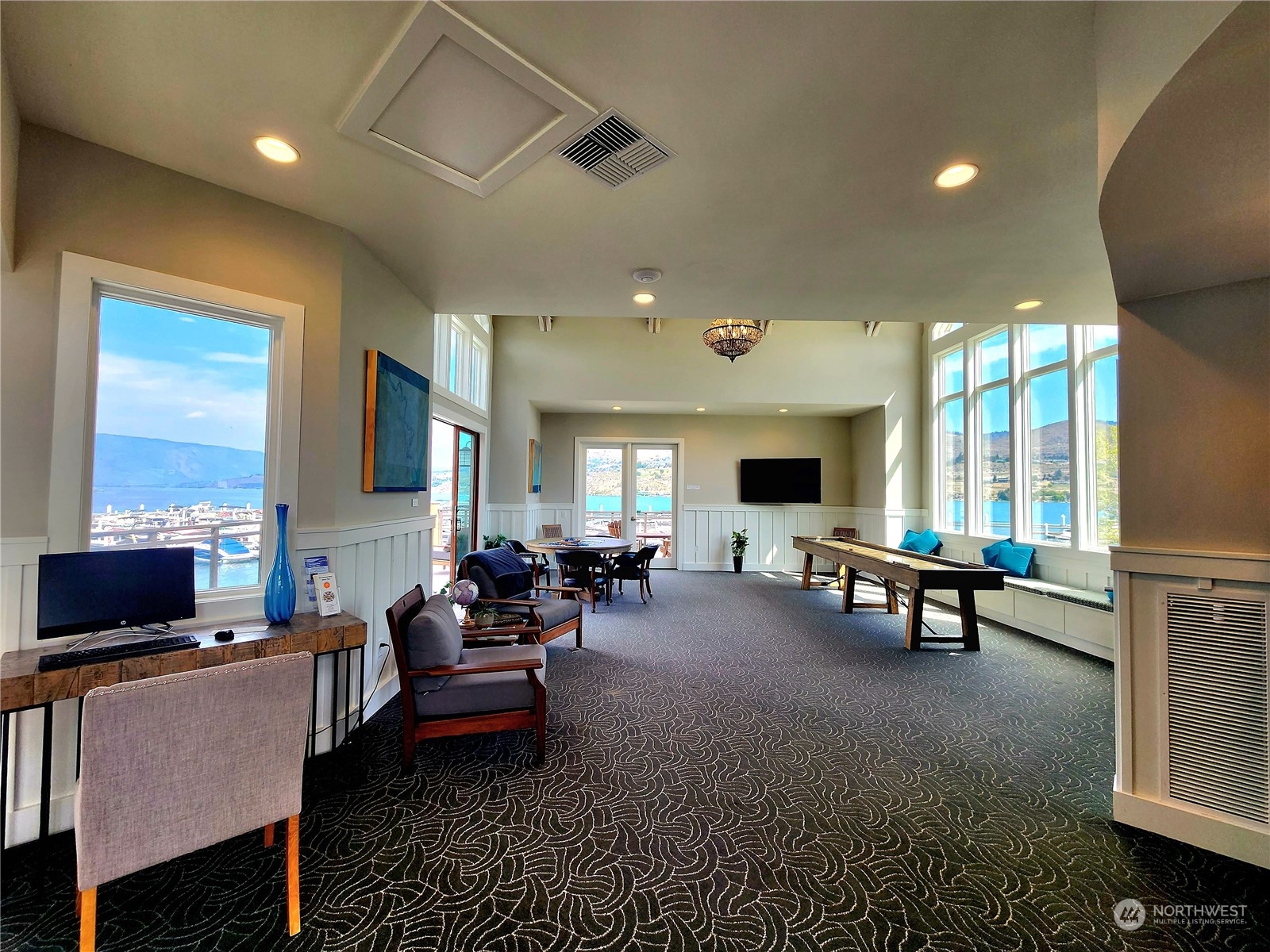 1350 W Woodin Avenue Unit: C5