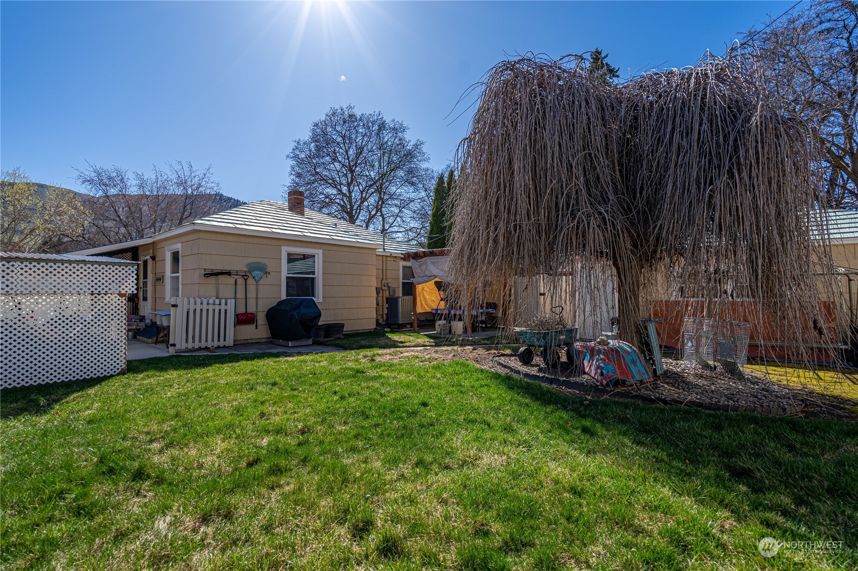 427 E Wapato Avenue