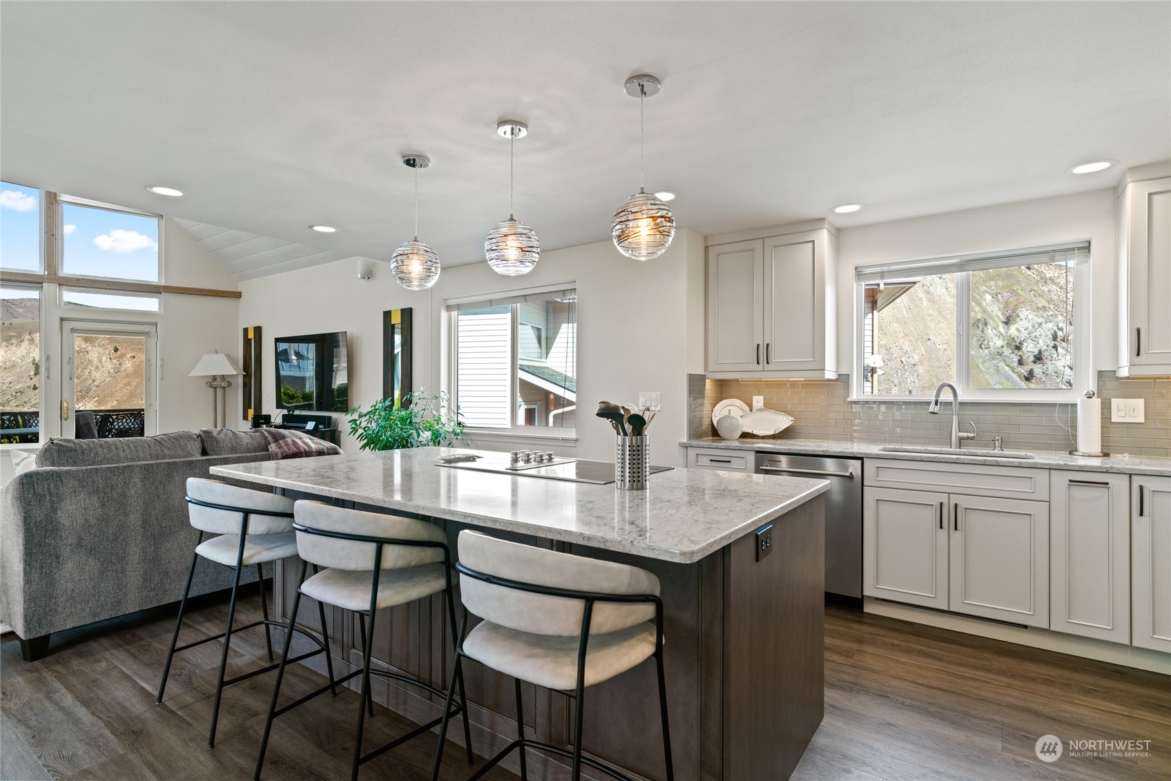 575 W Marine View Drive