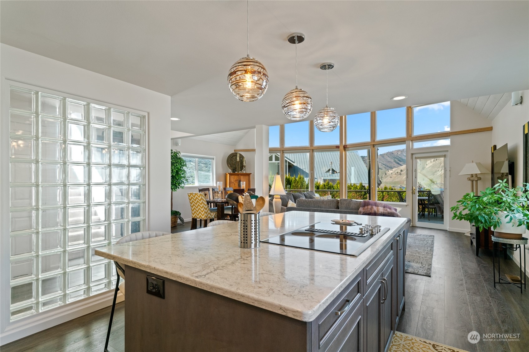 575 W Marine View Drive