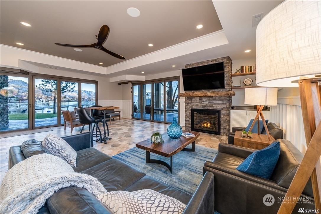 1350 W Woodin Avenue Unit: C28