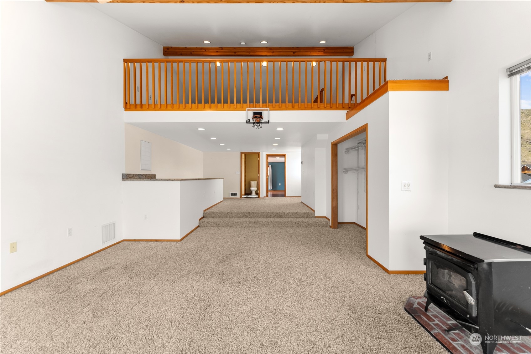 146 Warren Avenue W