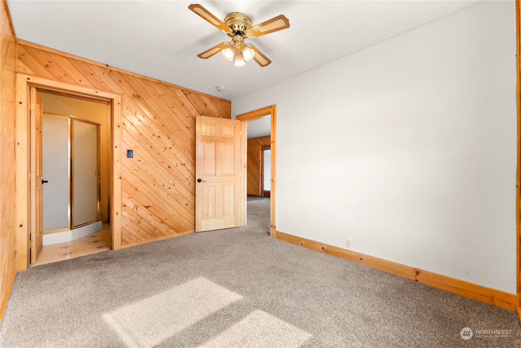 146 Warren Avenue W