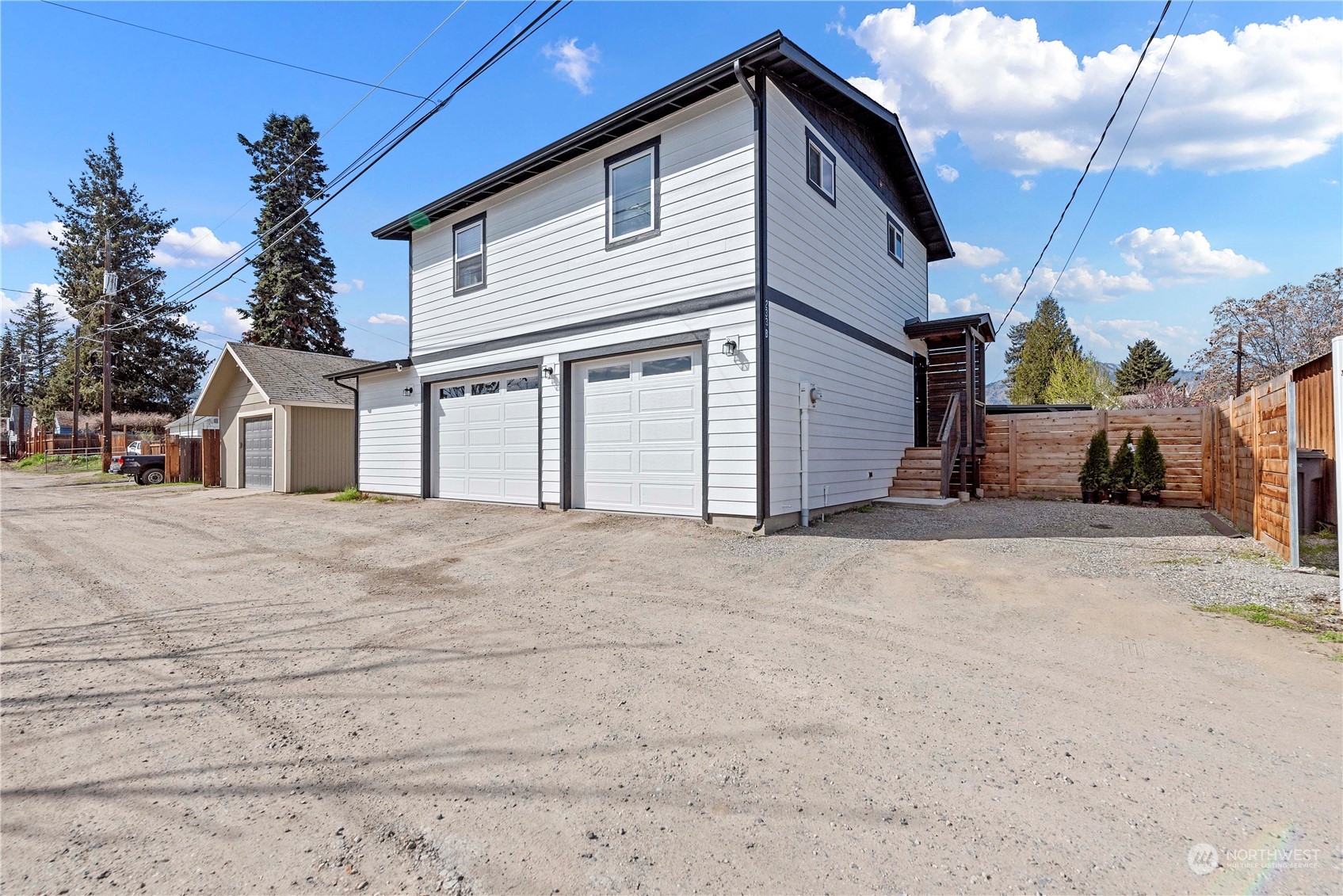 233 N Franklin Avenue