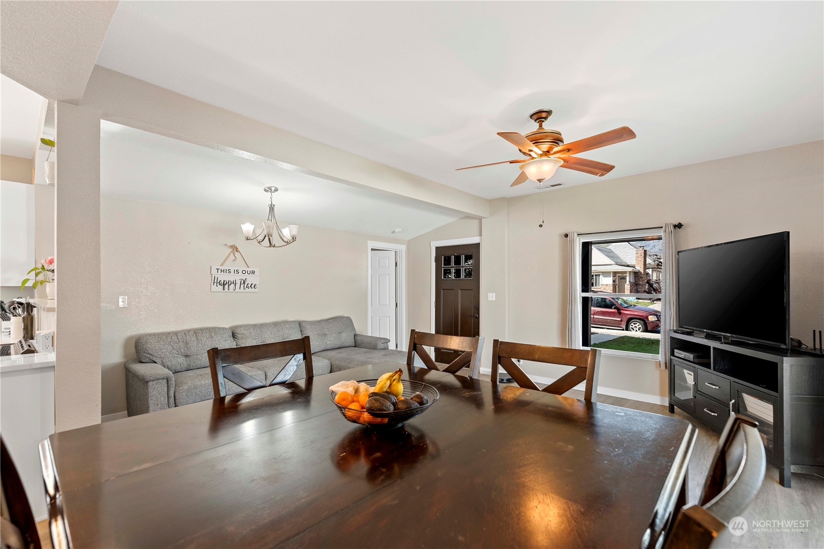 233 N Franklin Avenue