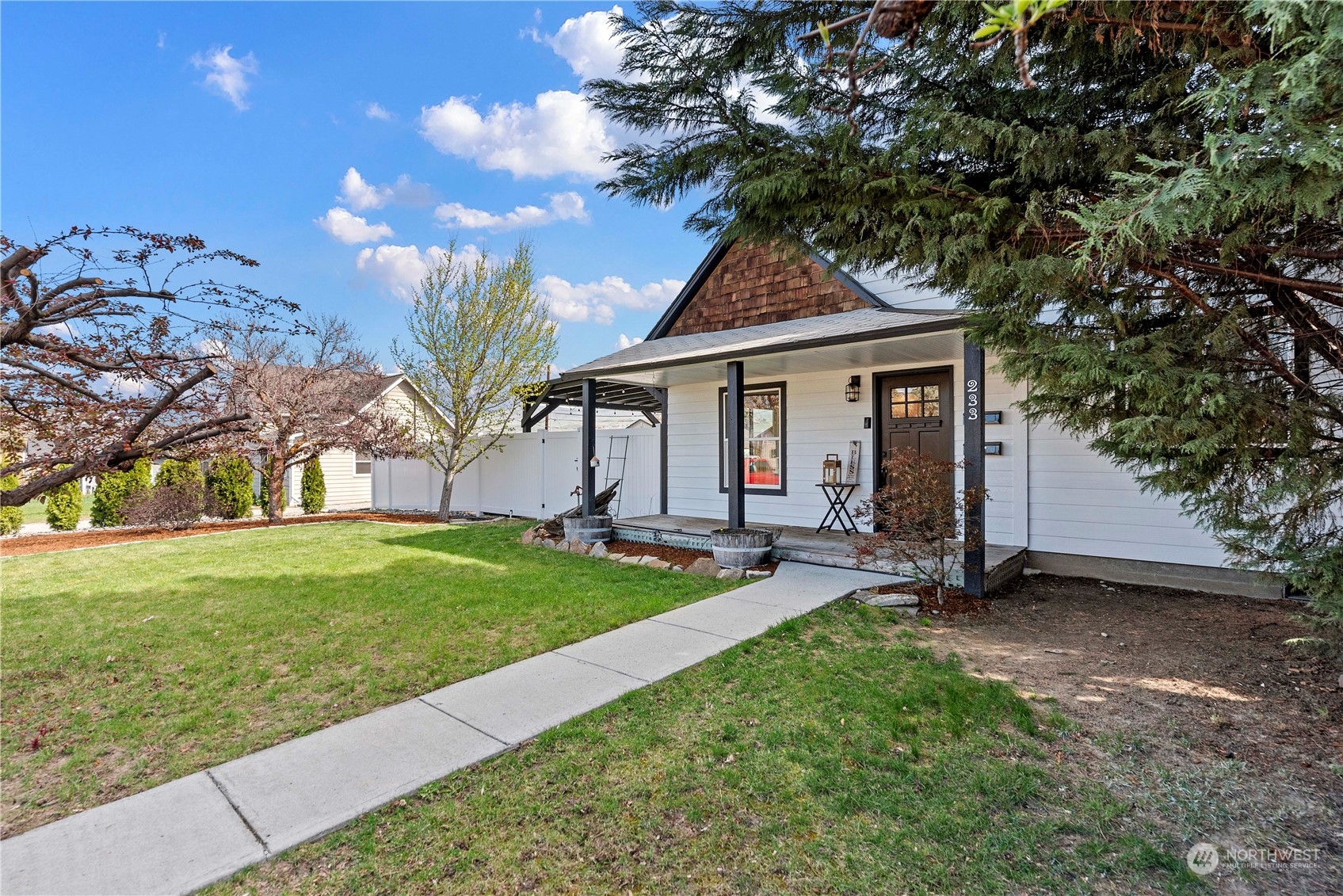 233 N Franklin Avenue