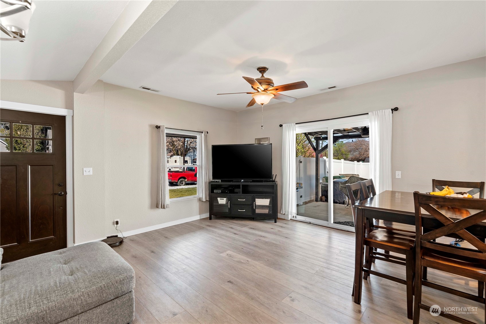 233 N Franklin Avenue