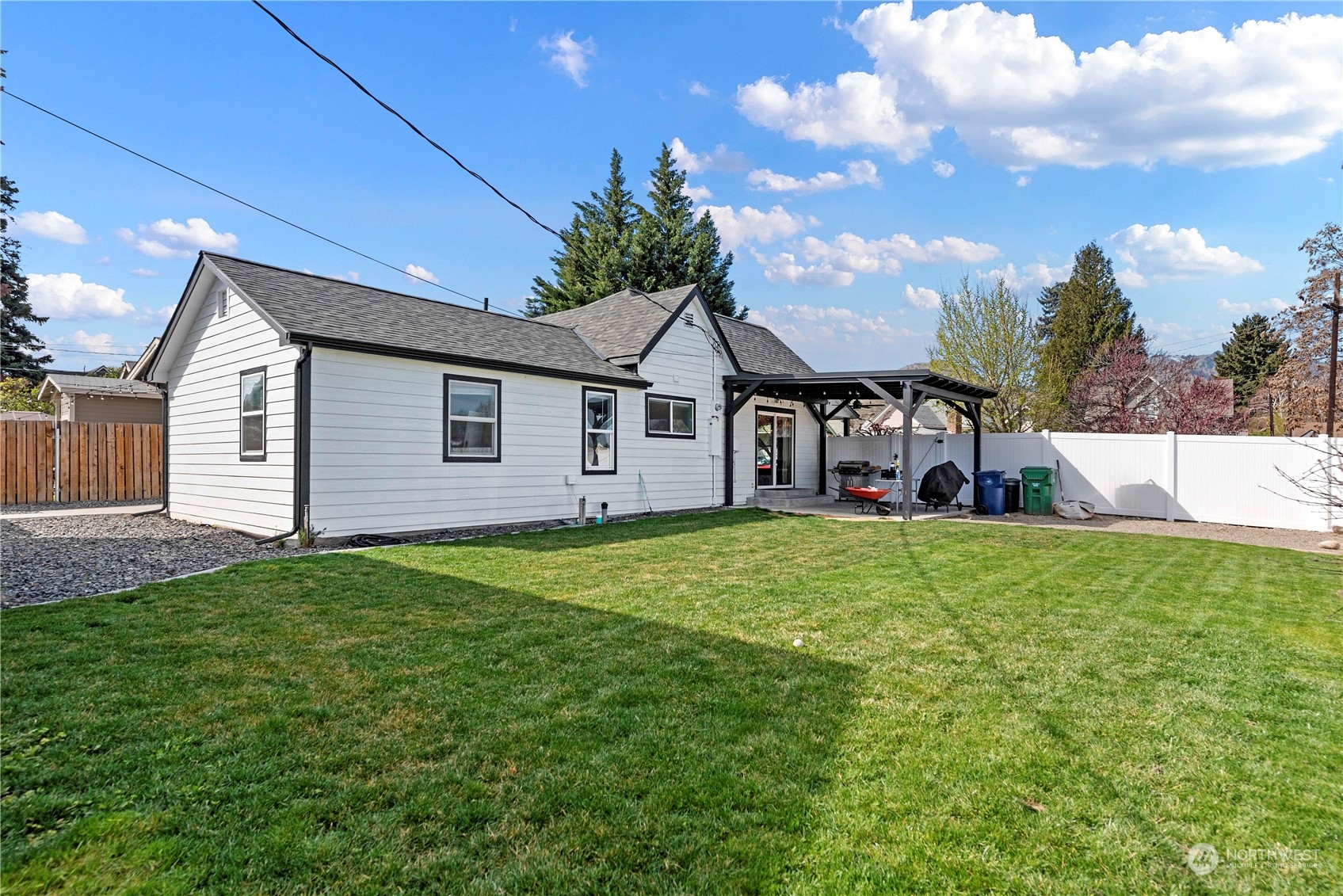 233 N Franklin Avenue