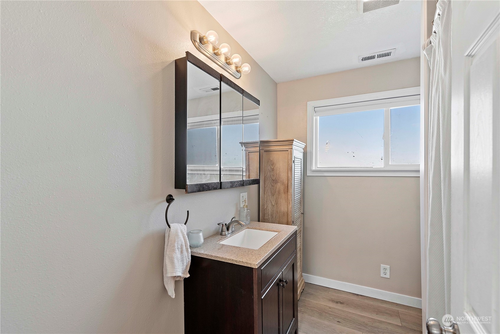 233 N Franklin Avenue