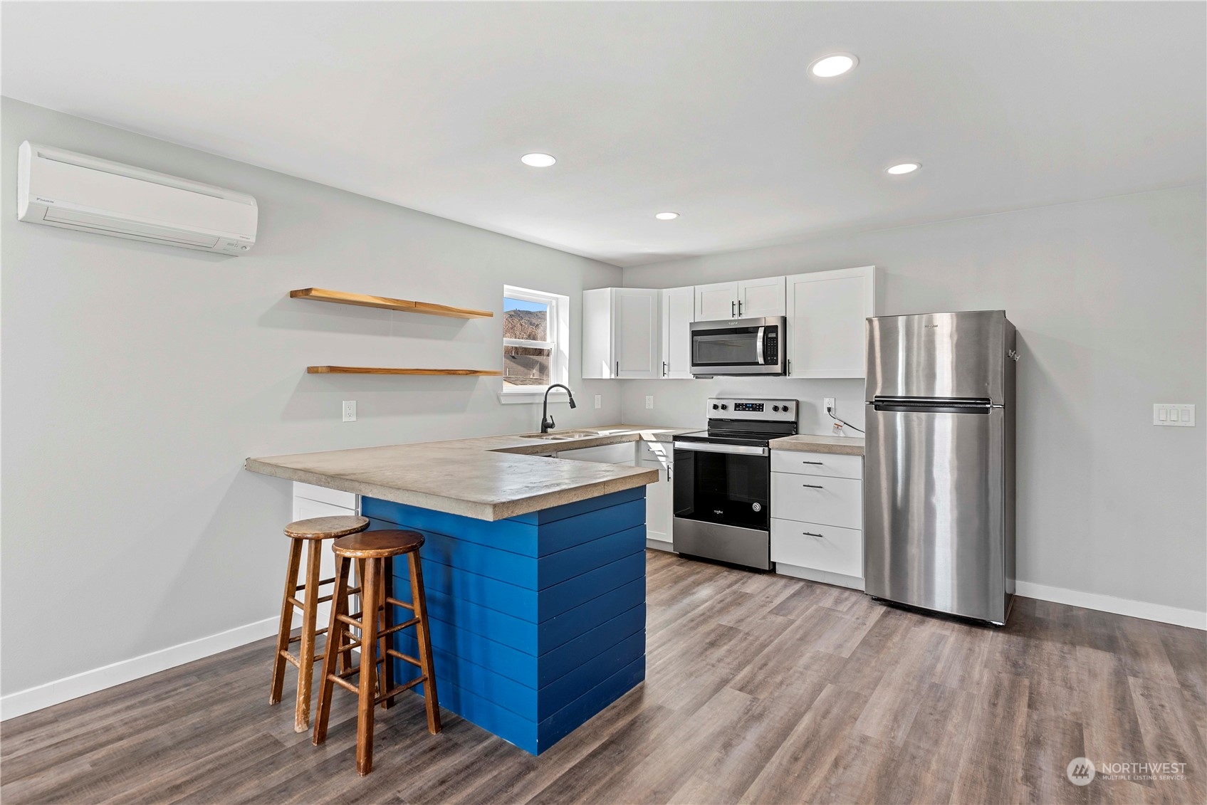 233 N Franklin Avenue