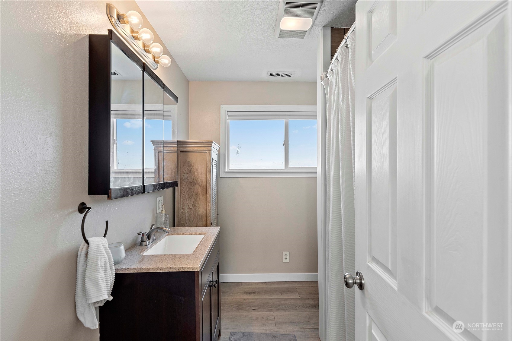 233 N Franklin Avenue