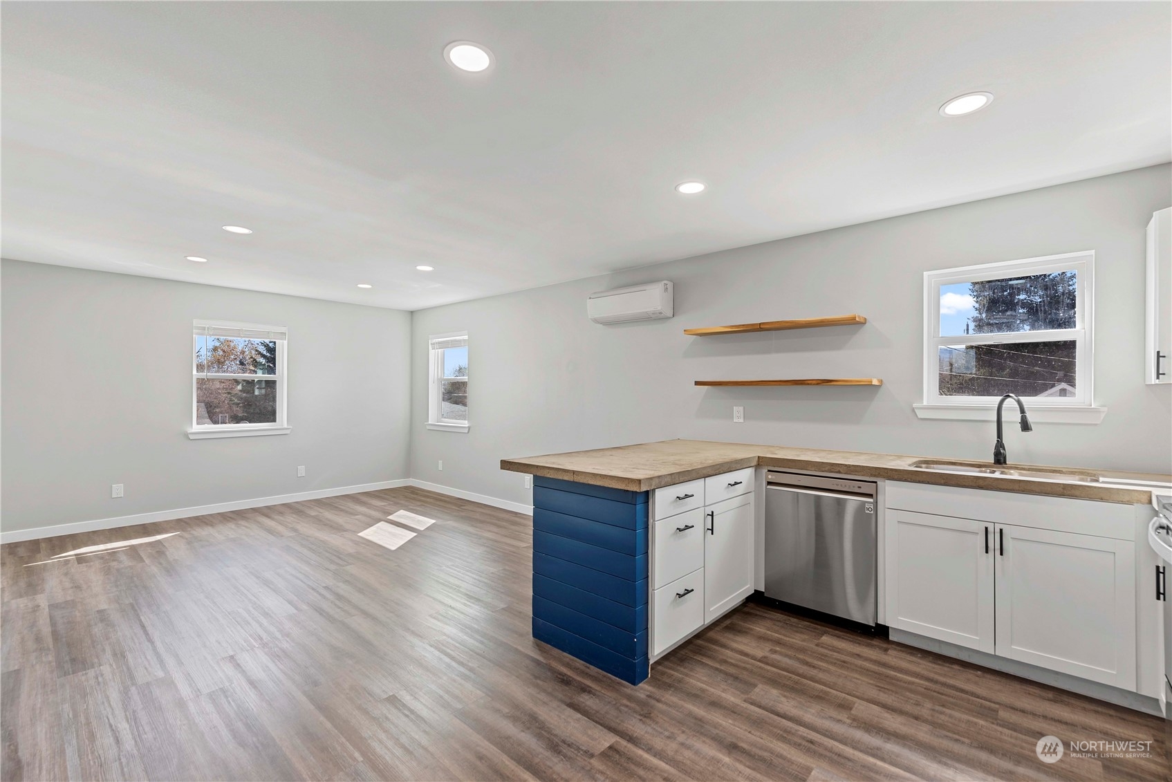 233 N Franklin Avenue