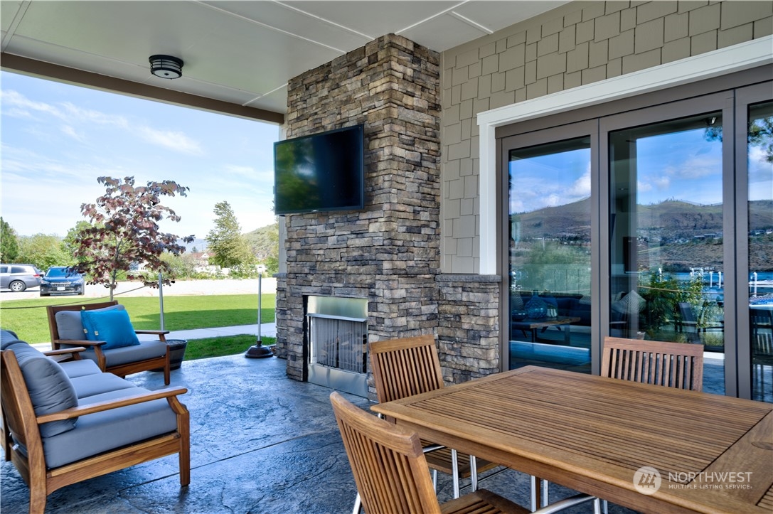 1350 W Woodin Avenue Unit: D3
