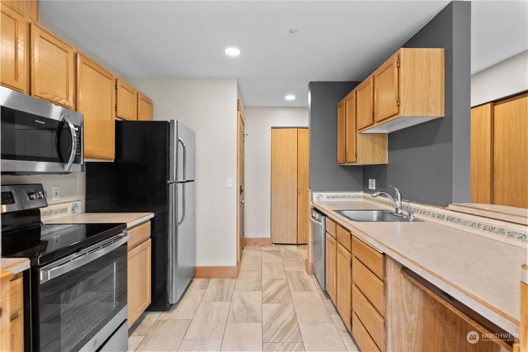 667 4th Street NE Unit: L301