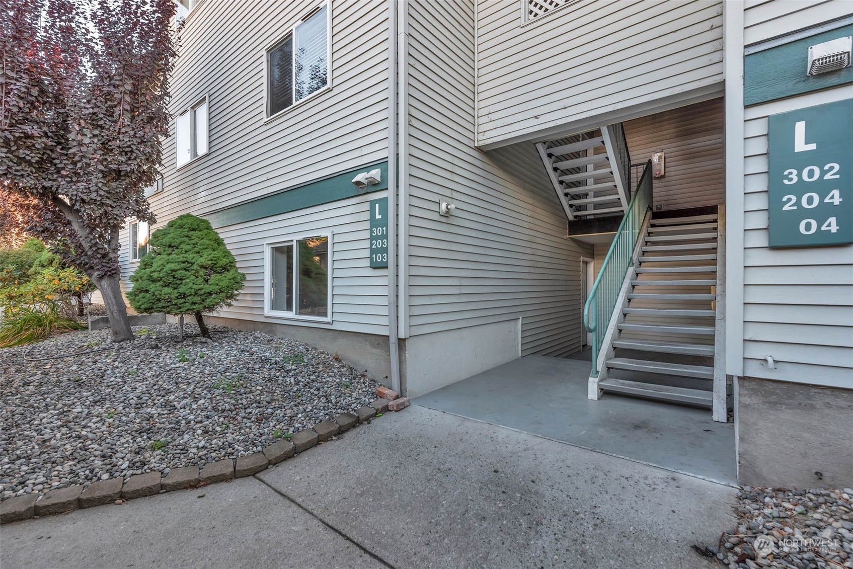 667 4th Street NE Unit: L301