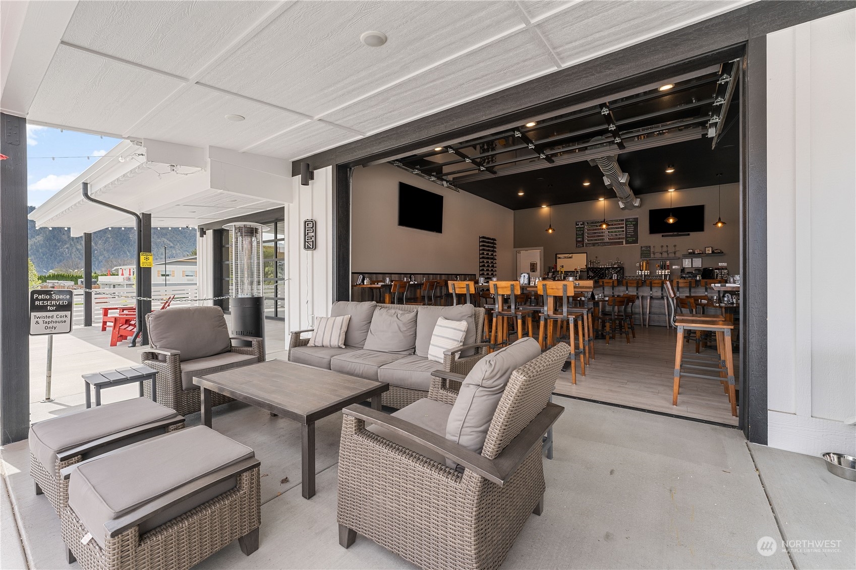 94 Wapato Point Parkway Unit: B