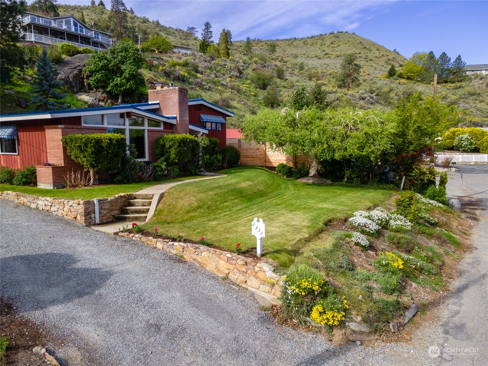 2333 W Prospect Street