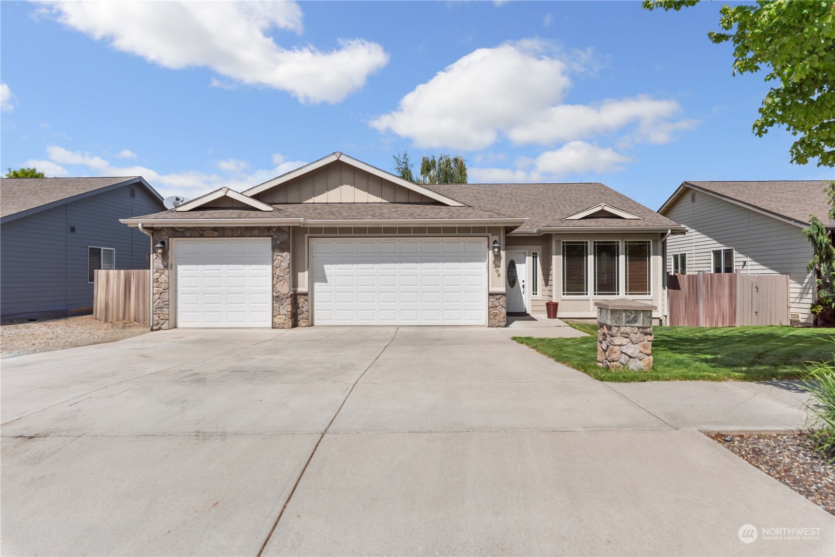 1405 Copper Loop