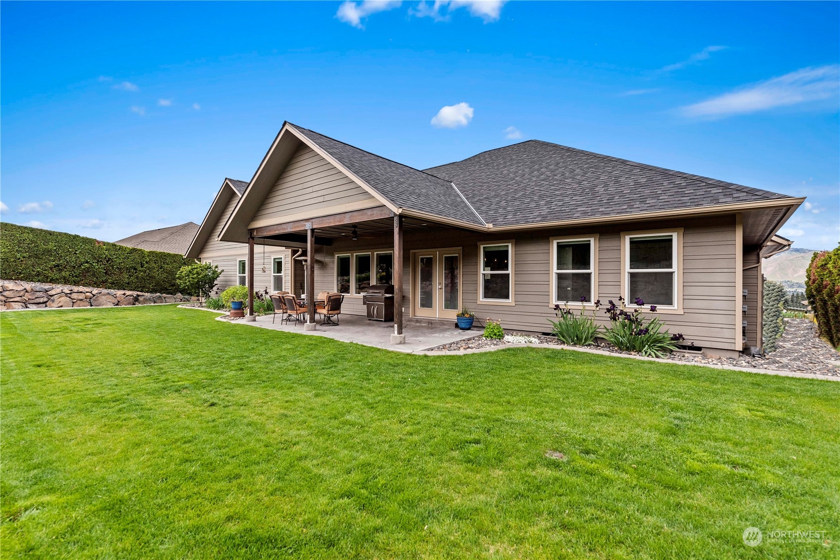 847 Briarwood Terrace