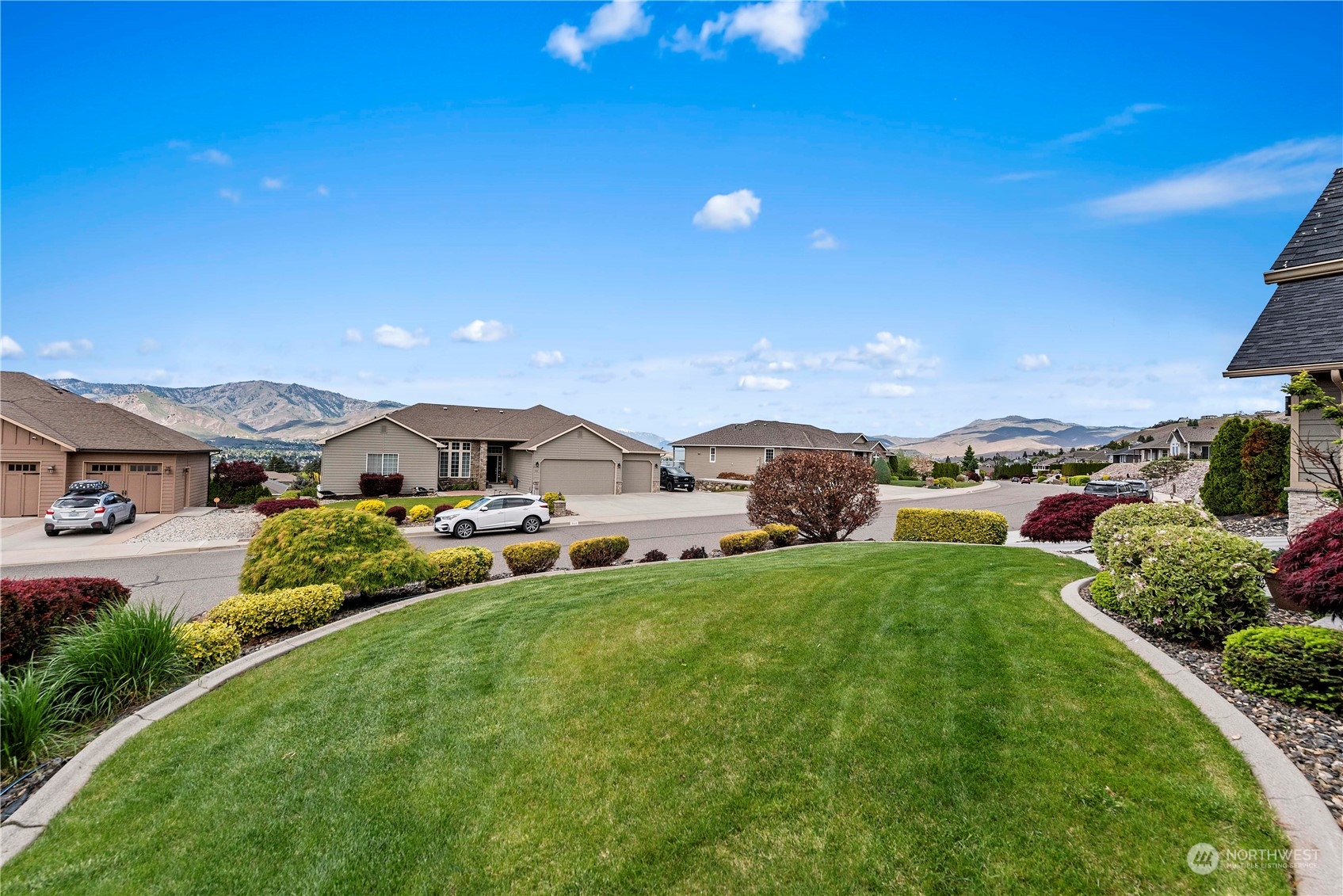 847 Briarwood Terrace