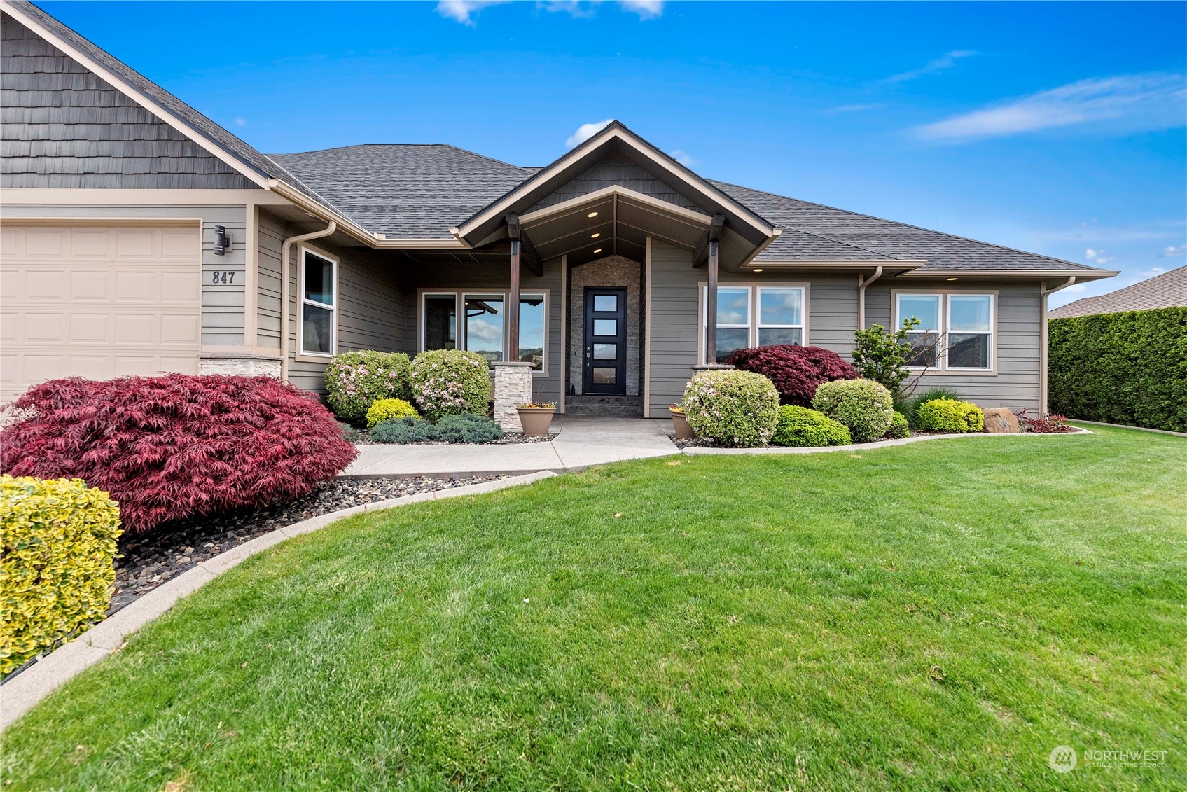 847 Briarwood Terrace