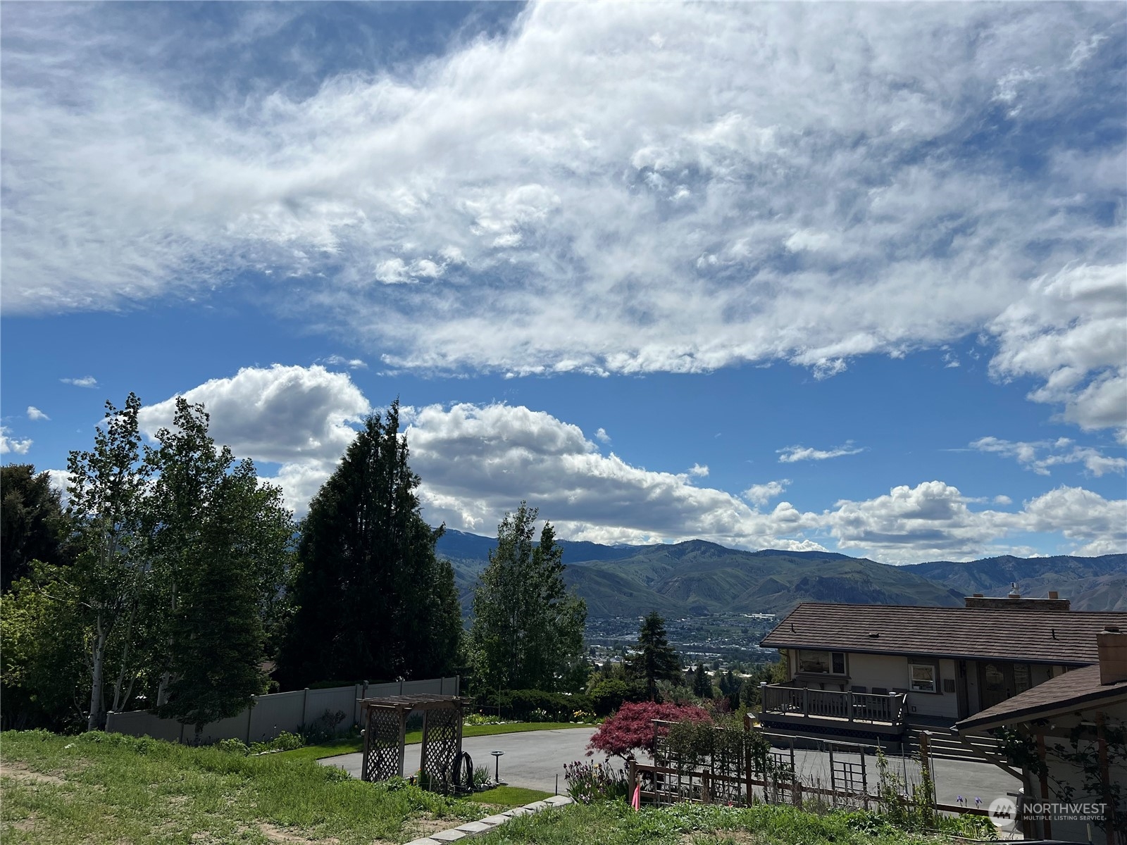 1935 N Mineral Place