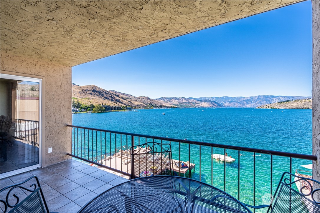 322 W Woodin Avenue Unit: 402