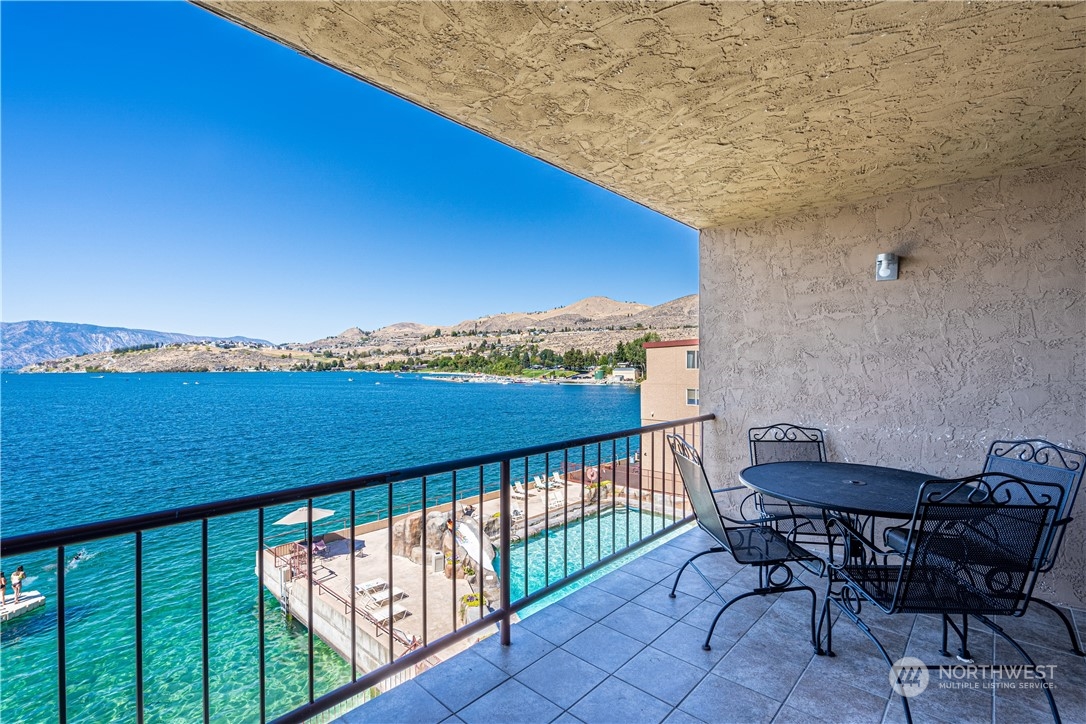 322 W Woodin Avenue Unit: 402